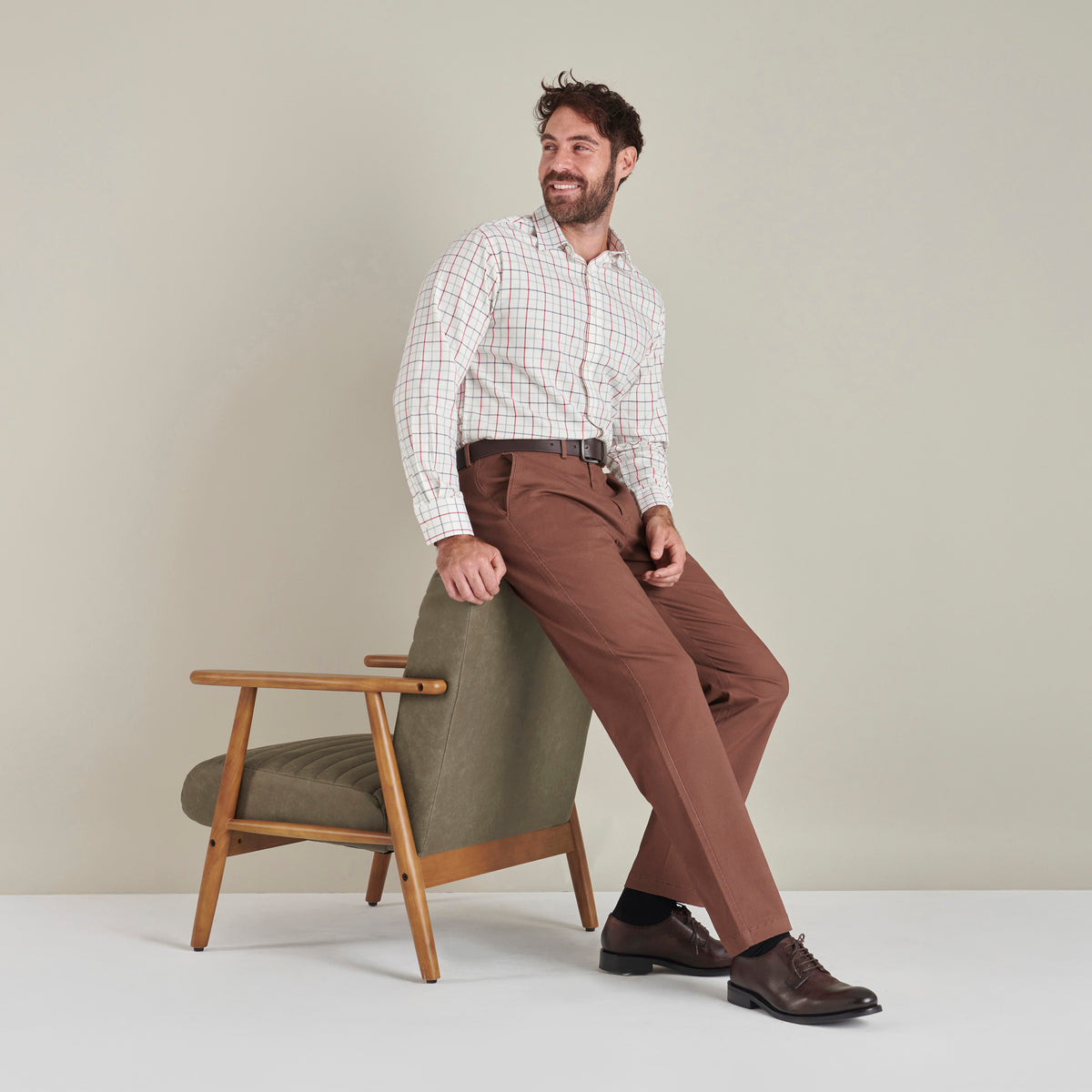 Flat Front Chino - Mocca - Lifestyle Front