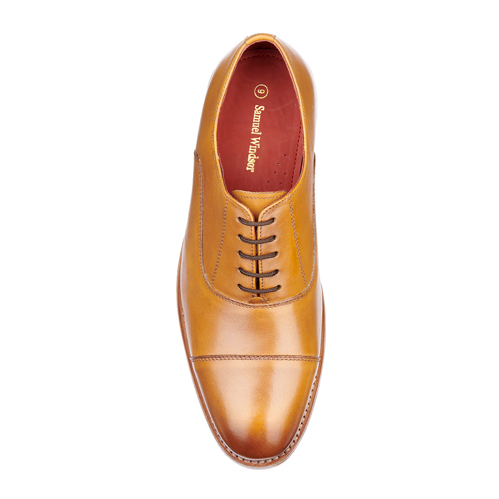 A Guide to Styling Tan Oxford Shoes